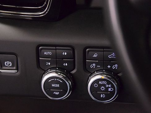 Used 2024 GMC Sierra 2500 AT4 w/ AT4 Premium Plus Package image 23