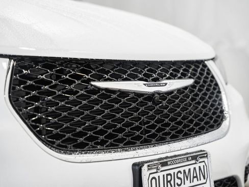 New 2026 Chrysler Pacifica Select image 10