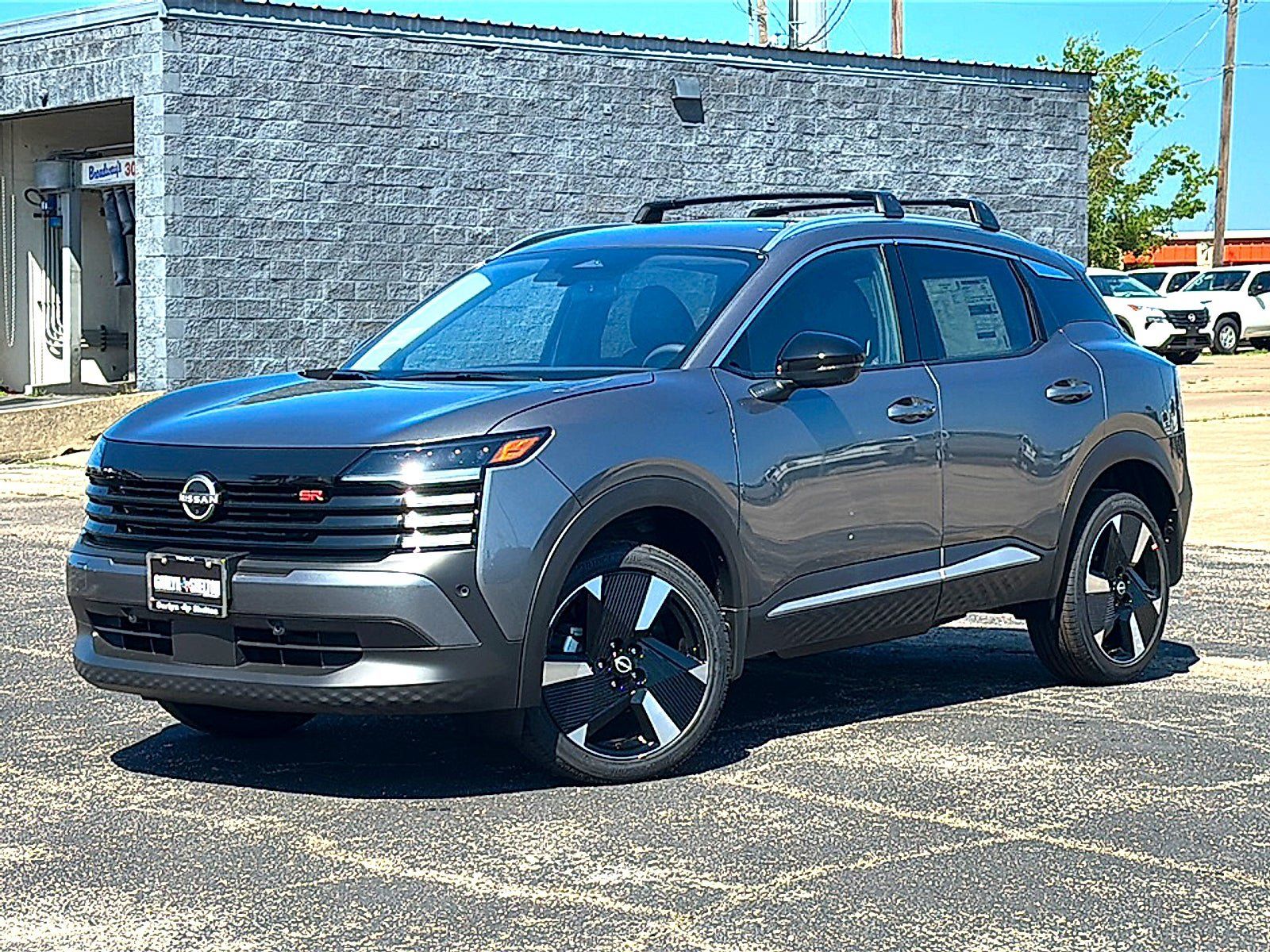New 2026 Nissan Kicks SR w/ Cold Weather Package FWD image 2