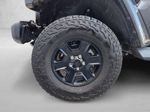 Used 2023 Jeep Gladiator Mojave w/ LED Lighting Group AWD/4WD image 23