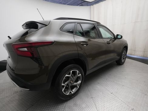 Used 2024 Chevrolet Trax LT w/ Driver Confidence Package FWD image 34