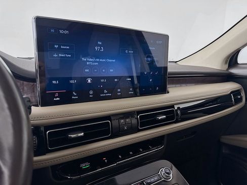 Used 2023 Lincoln Nautilus Reserve image 17