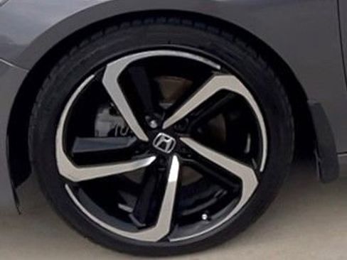 Used 2020 Honda Accord Sport image 9