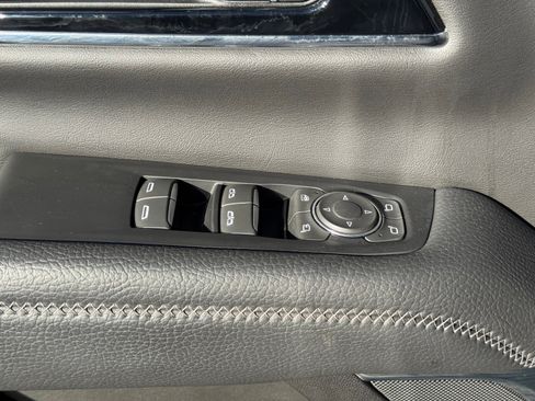 Used 2025 GMC Yukon XL Denali image 18