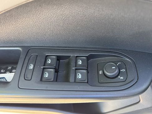 Used 2022 Volkswagen Taos SE AWD/4WD image 15