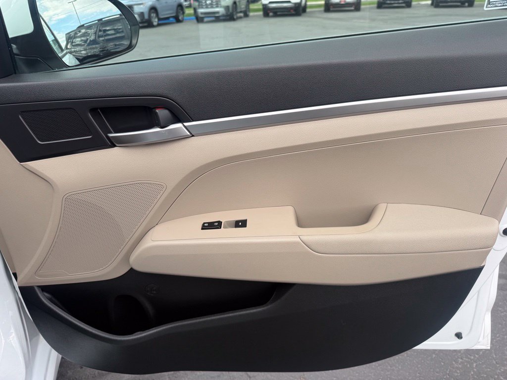 Used 2019 Hyundai Elantra SE FWD image 49