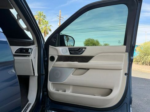 Used 2020 Lincoln Navigator Reserve w/ Luxury Package AWD/4WD image 35
