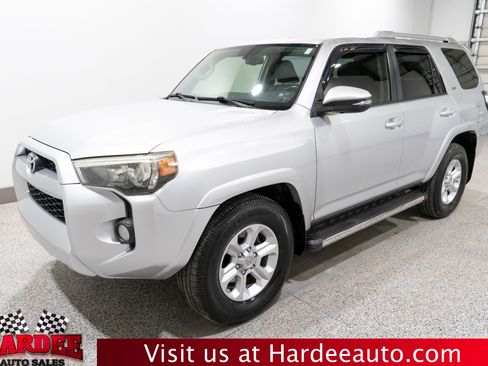 Used 2014 Toyota 4Runner SR5 Premium image 2