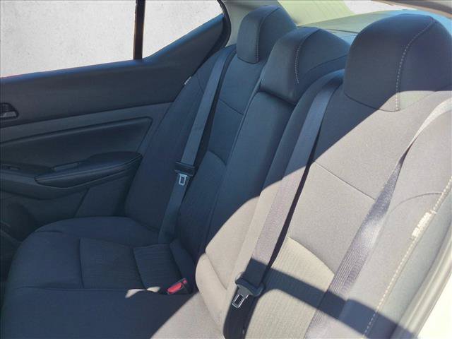 Used 2025 Nissan Altima 2.5 SV FWD image 14