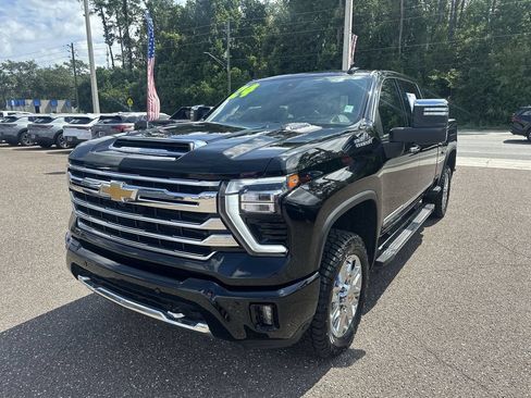 Used 2024 Chevrolet Silverado 2500 High Country w/ High Country Premium Package AWD/4WD image 12