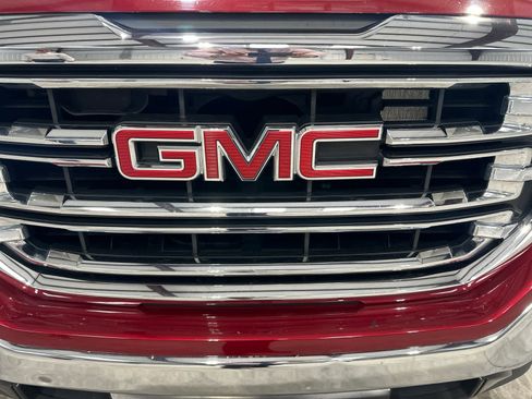 Used 2018 GMC Sierra 1500 SLT w/ SLT Premium Package image 13