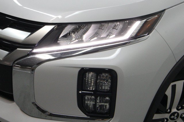 New 2026 Mitsubishi Outlander Sport SE AWD/4WD image 2
