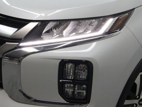 New 2026 Mitsubishi Outlander Sport SE image 2