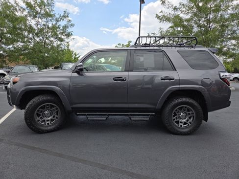 Used 2020 Toyota 4Runner Venture w/ Moonroof Package AWD/4WD image 20