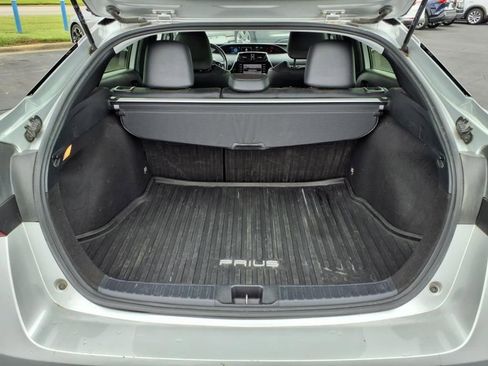 Used 2022 Toyota Prius XLE image 27