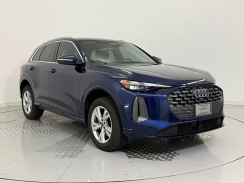 Certified 2025 Audi Q5 Premium w/ Convenience Package image 7