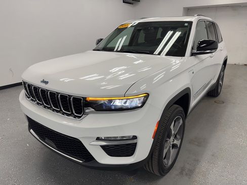 Used 2023 Jeep Grand Cherokee 4WD 4xe image 1