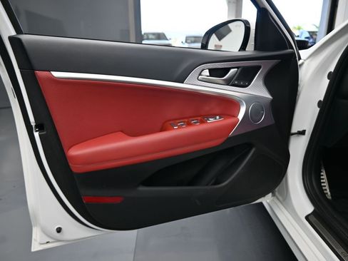 Used 2023 Genesis G70 3.3T w/ Sport Advanced Package image 17