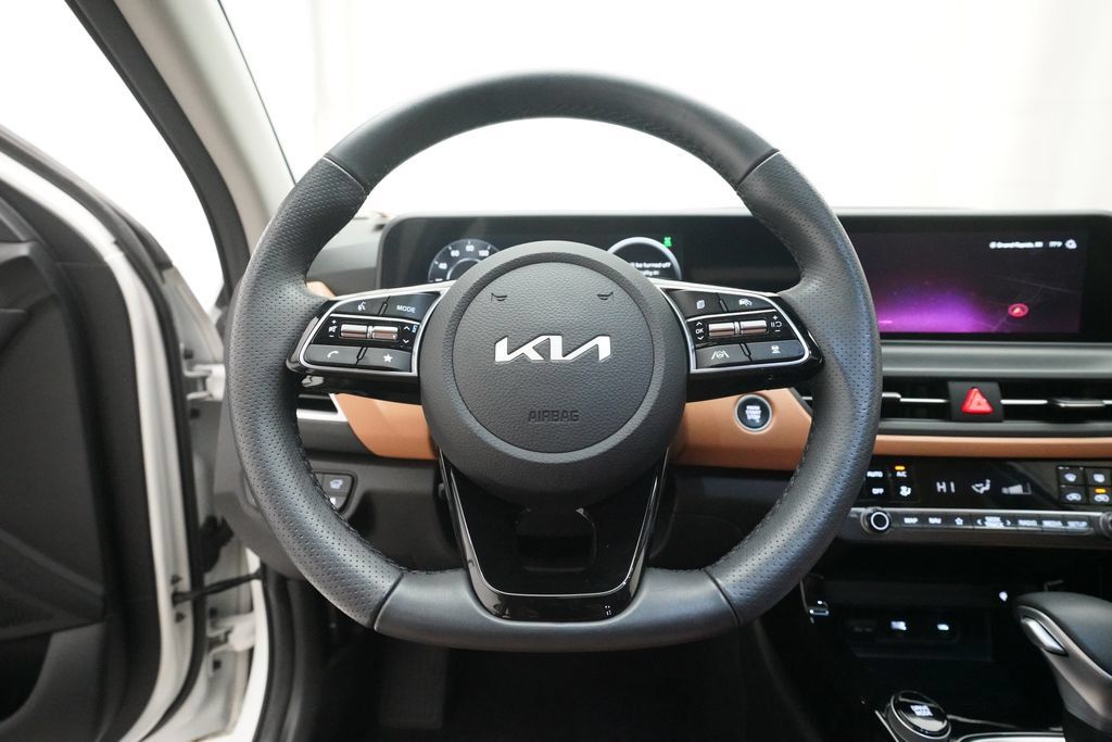 Used 2024 Kia Seltos SX w/ SX Sunroof Package AWD/4WD image 4