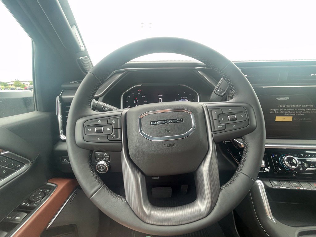 Used 2026 GMC Sierra 2500 Denali Ultimate AWD/4WD image 13