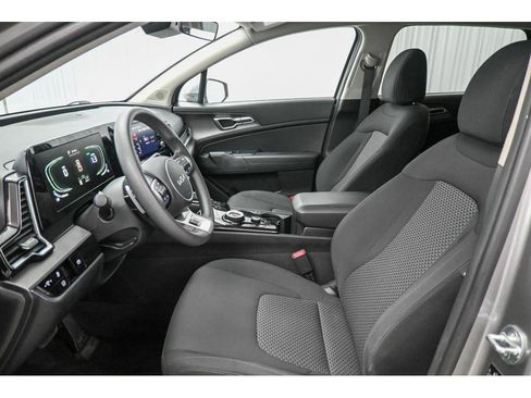 Used 2023 Kia Sportage LX image 30