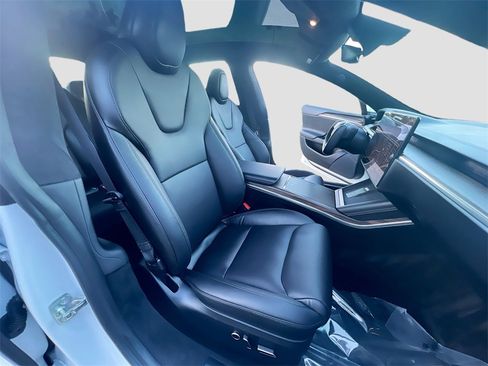 Used 2022 Tesla Model S image 26