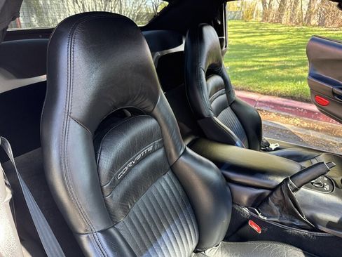Used 1999 Chevrolet Corvette Convertible w/ Memory Pkg image 25