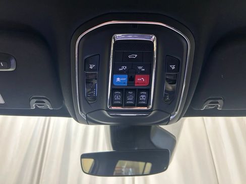 Used 2024 Jeep Wagoneer Series II AWD/4WD image 15
