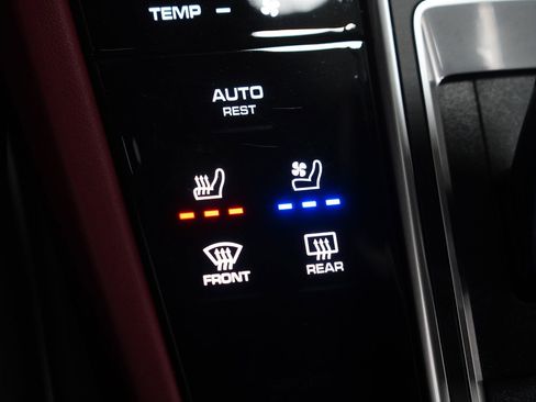 Used 2022 Porsche Cayenne Turbo S image 28