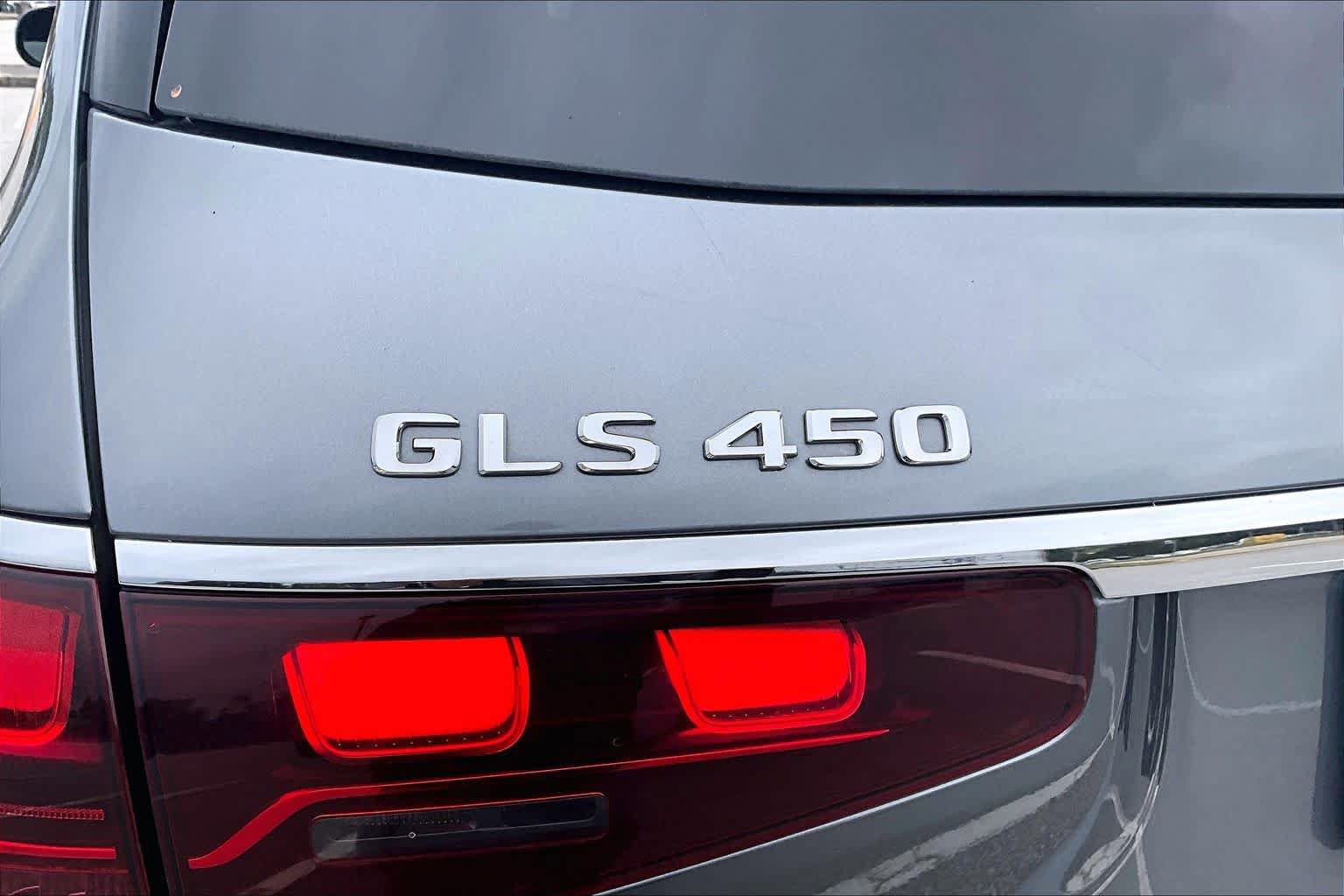 Used 2025 Mercedes-Benz GLS 450 4MATIC w/ AMG Line Exterior image 10