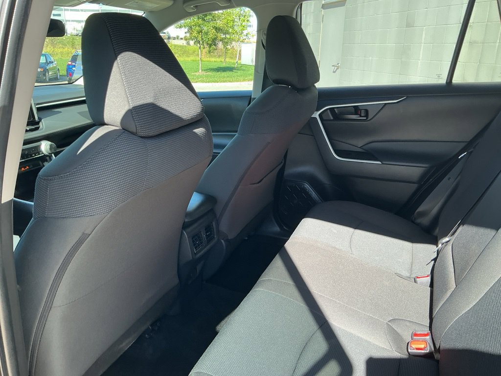 Used 2025 Toyota RAV4 LE AWD/4WD image 29