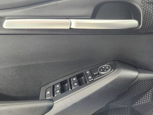 Used 2024 Kia Seltos LX AWD/4WD image 19