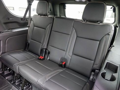 New 2026 Chevrolet Suburban Premier AWD/4WD image 20