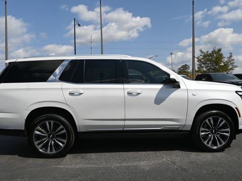 Used 2025 Cadillac Escalade Premium Luxury w/ Touring Package image 16