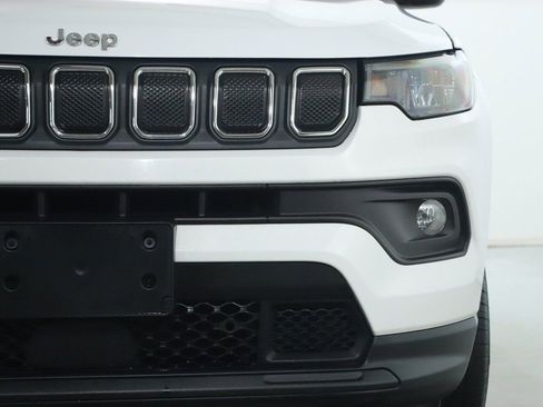 Used 2022 Jeep Compass Latitude AWD/4WD image 8
