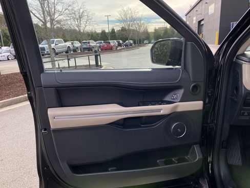 Used 2024 Ford Expedition Max Limited image 25
