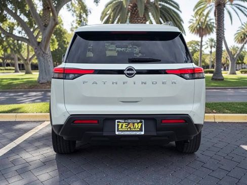 Used 2025 Nissan Pathfinder SV FWD image 6