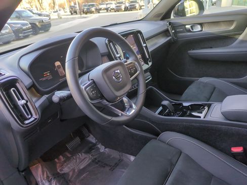 Used 2023 Volvo C40 P8 Recharge Ultimate image 14