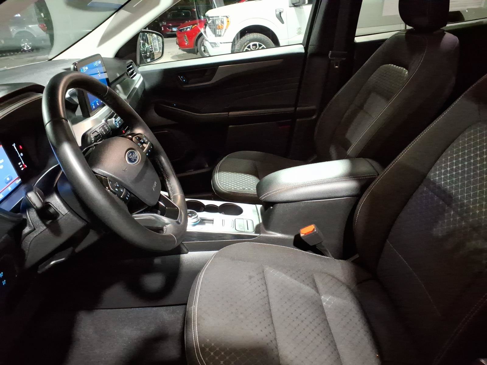 Certified 2023 Ford Escape Active AWD/4WD image 11