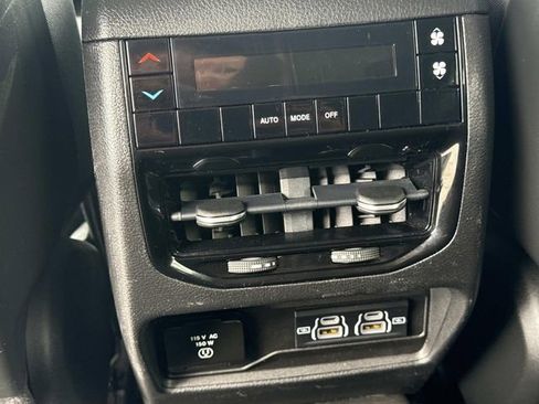 Used 2022 Jeep Grand Cherokee L Laredo w/ Luxury Tech Group I AWD/4WD image 28