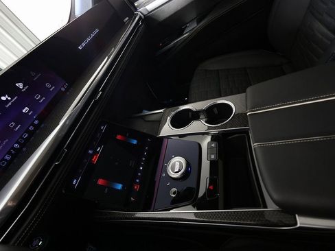 Used 2025 Cadillac Escalade V w/ LPO, ONYX Package image 37