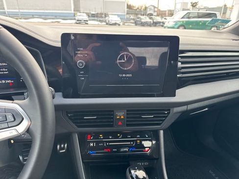 Certified 2025 Volkswagen Jetta Sport image 23