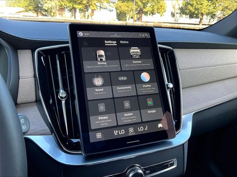 Used 2026 Volvo XC90 B5 Plus image 37