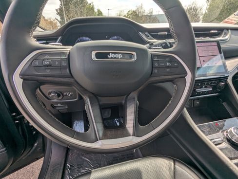 Used 2024 Jeep Grand Cherokee L Limited w/ Luxury Tech Group II image 22