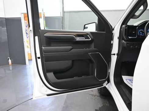 Used 2023 Chevrolet Silverado 1500 LT AWD/4WD image 9