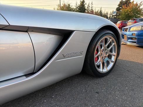 Used 2004 Dodge Viper SRT-10 image 13