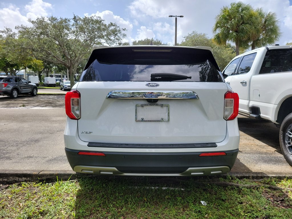 Used 2021 Ford Explorer XLT w/ Equipment Group 202A RWD image 5