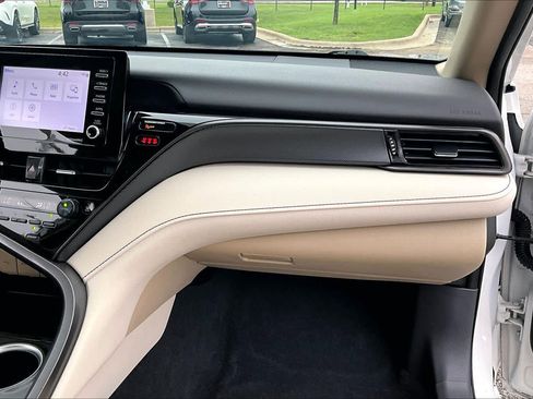 Used 2024 Toyota Camry LE FWD image 19