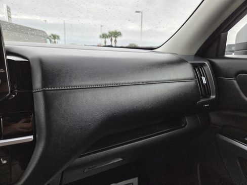 Used 2025 Nissan Pathfinder SL image 30