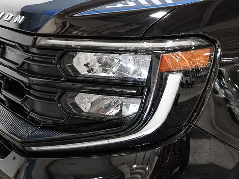 Certified 2025 Ford Expedition Active image 14